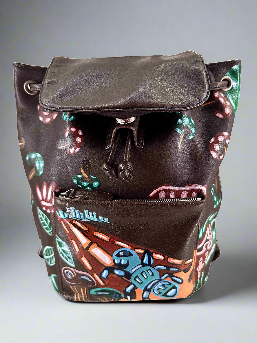 Agnes B - The curious Ant